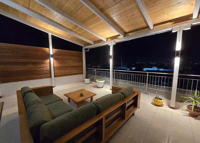 Penthouse Nea Smirni