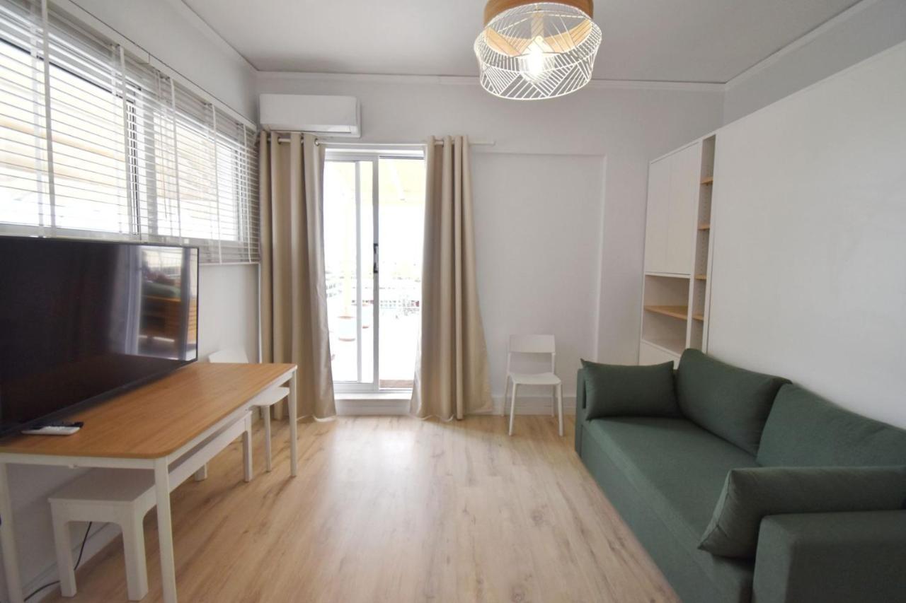 Penthouse Nea Smirni *