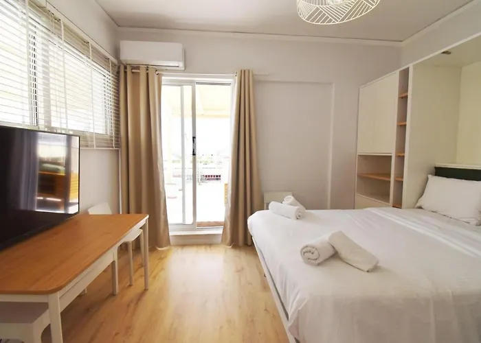 Penthouse Nea Smirni